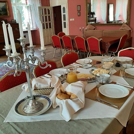 Palac Jastrowiec Екстериор снимка