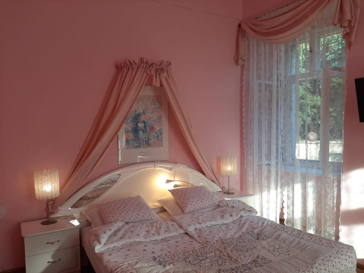 Palac Jastrowiec Екстериор снимка