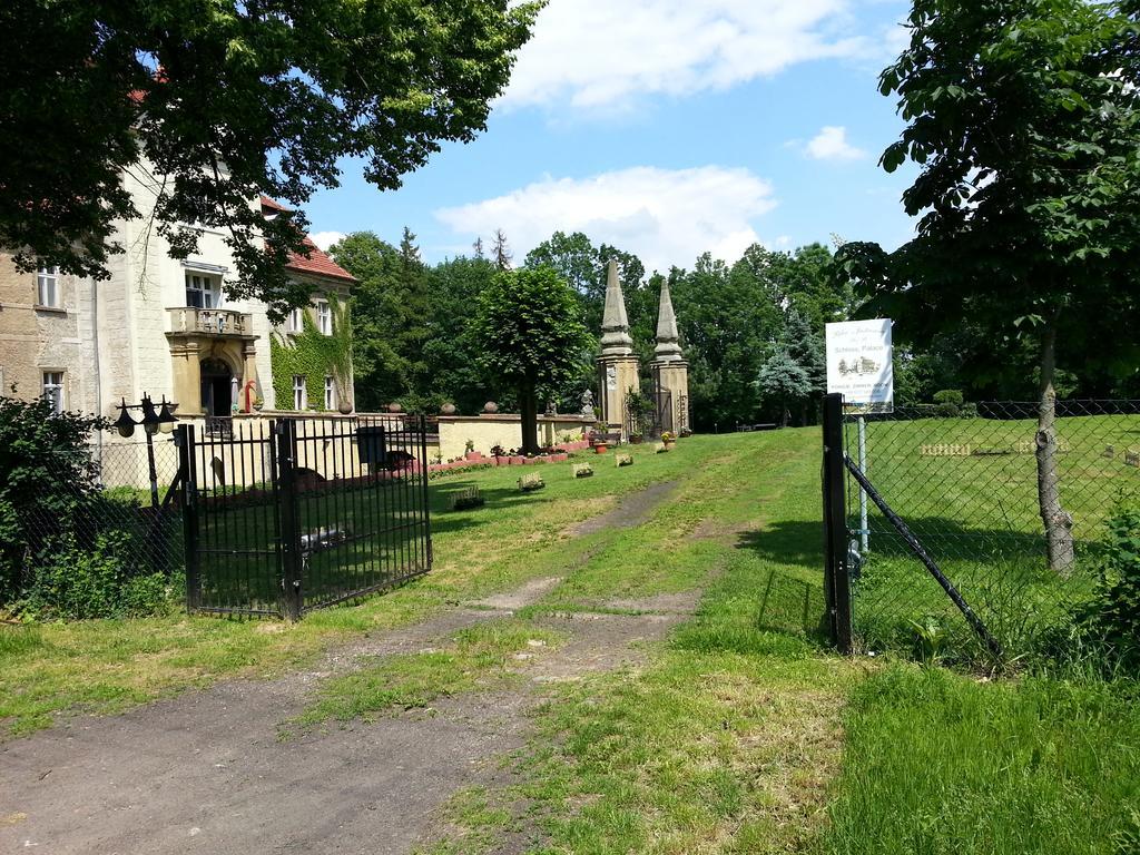 Palac Jastrowiec Екстериор снимка